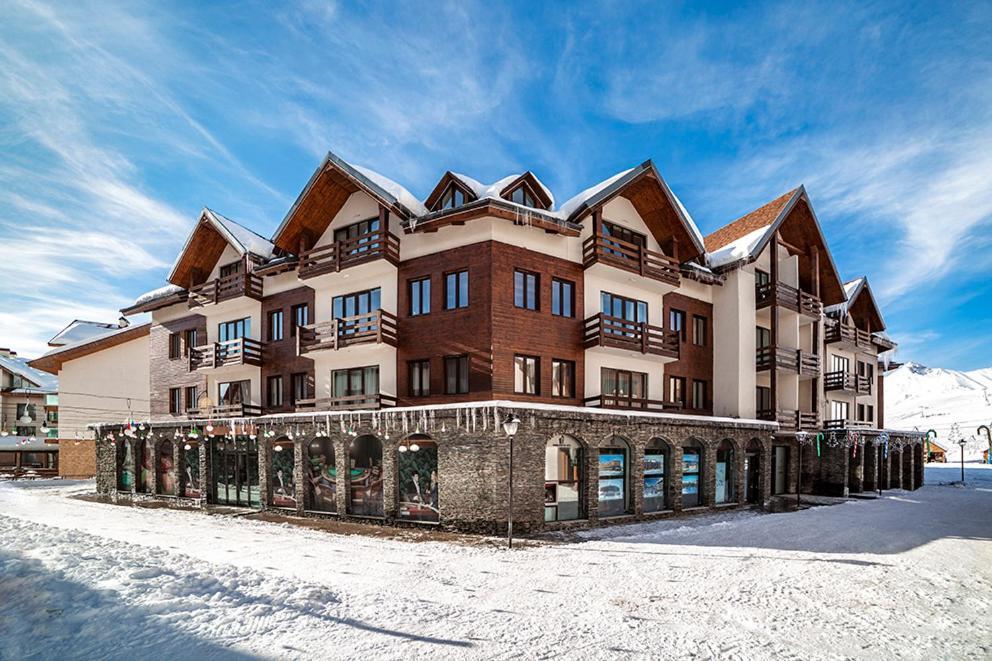 New Gudauri Suites By Gudauri Travel Екстер'єр фото